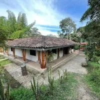 Majestic Coffee Hotel and Restaurant Tierradentro, hotel di Tierra Adentro