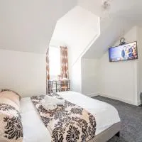 *RB246* For your most relaxed & Cosy stay + Free Parking + Free Fast WiFi *, hotel v destinácii Knowsthorpe