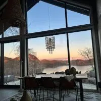 Viesnīca Unik hytte med fjordutsikt pilsētā Fašunna