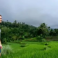 Bayan Exotic Homestay, hotel sa Senaru