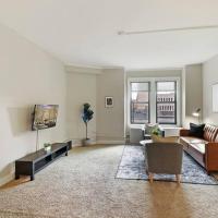 Sunny 2-Bedroom Sanctuary in Hyde Park - Windermere 211, hotell i Hyde Park i Chicago