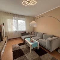 Gemütlich eingerichtete 2-Zimmer Wohnung in Duisburg Meiderich, hotel in Untermeiderich, Duisburg
