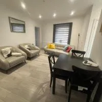 EEJs Modern London 3 bed flat near Crystal Palace Stadium - Great transport links, готель у місті Norwood