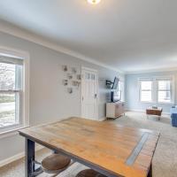 Convenient Cleveland Abode with Office and Home Gym, hotel perto de Aeroporto Internacional de Cleveland - Hopkins - CLE, Cleveland