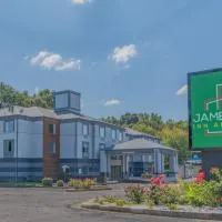 Jamestown inn & Suites, hotelli kohteessa Riverdale