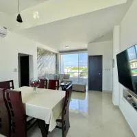 APARTAMENTO PUERTO MADERA, hotel en Manta