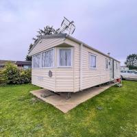 Great Caravan At Breydon Water Holiday Park, Ref 10086b