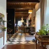 Ontika Guesthouse، فندق في Ontika