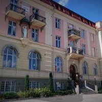 Stadshotellet Sölvesborg، فندق في سولفسبورغ
