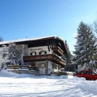 Gästehaus Helga, ξενοδοχείο σε Scharnitz