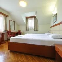 Hotel Sucevic Garni, отель в Белграде
