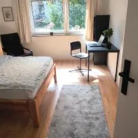 Leonberg Comfort 3-Room Apartment Private parking spot!,萊昂貝格的飯店