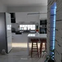 Apervill Luxury House, hotel in Apergátika