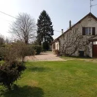 Belle maison de Campagne Confortable avec piscine, pétanque etc 17 couchages, hotel di La Bazoche-Gouet