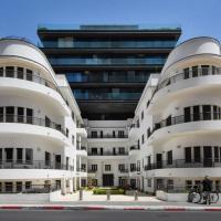 Luxury 2BR Bauhaus on the beach by HolyGuest, hotel en Tel Aviv