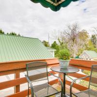 Aiken Apt with Garden-View Balcony Half-Mi to Dtwn!, Hotel in der Nähe vom Flughafen Aiken Municipal Airport - AIK, Aiken