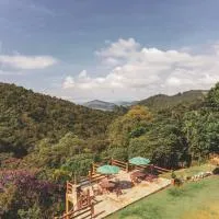 Pousada Alto dos Manacás Chalés e Restaurante - A 500mts da portaria do parque e 2,5km da Vila, Hotel in Lima Duarte