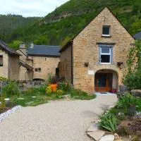 Gîte le Nid du Colibri - 12 pers，Brenoux的飯店