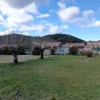 Saint Ambroix Cévennes Gard Ardèche pavillon 6 personnes, tout commerces à pieds โรงแรมในแซงต์อองบัวซ์