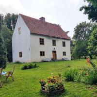 Genuine Gotland house with large garden in Roma