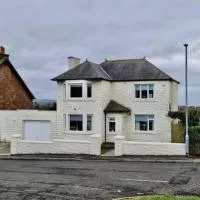 High Road, Stevenston, 15 minutes drive to Troon, hotel a Stevenston