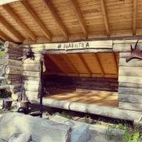 Lammastilan laavu - Lean to Inarin tila, hotel em Salo