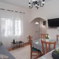Alonaki home 1: Karlovasi şehrinde bir otel