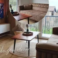 West Wing - Apartmani Živinice, hotell i Živinice