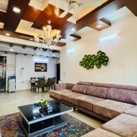 BluO 3BHK Green Park, Private Garden Balcony, Lift