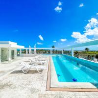 ROOFTOP POOL Ducassi Tropicana STUDIO SUITES Deluxe HOTEL Beach Club & SPA – hotel w dzielnicy Bavaro w Punta Cana