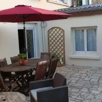 Grande maison conviviale à Flamanville avec jardin clos, hotel a Flamanville