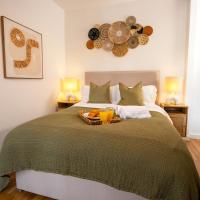 Boho Style - KING BED, Central, Super FAST Wi-Fi