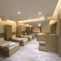 Raman Dormitory, hotell i Vashi i Navi Mumbai