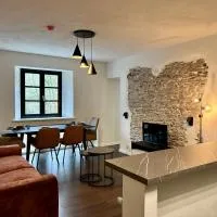 Cacele - La croisette 5 appartementen en 6 tweepersoonskamers met jacuzzi，瑟穆瓦河畔夫雷斯的飯店