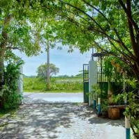 New Cormorant Lake Resort & Yala Safari Place, hotel u gradu Tisamaharama