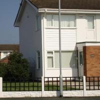 Spacious 3 Bed House in Penrhyn Bay Llandudno