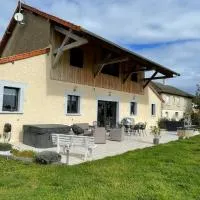 La Guette, hotel u gradu Cercy-la-Tour