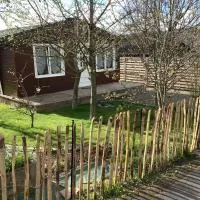Chalet Charmant Monika avec Piscine, ξενοδοχείο σε Yvoir