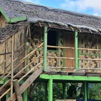 Tanna tree house and bangalows, hotell i Lénakel