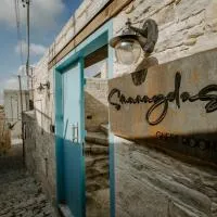 Smaragda's Guest Rooms, hotel em Limassol