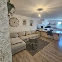 Spacieux T3 en Centre Bretagne, hotel em Lanrelas