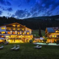 Helmhotel, hotel em San Candido