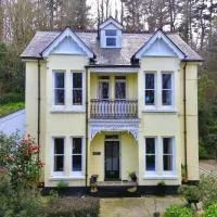 Roselyn House – hotel w mieście Par