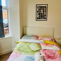 En-suit double bedroom with bathroom in Manchester