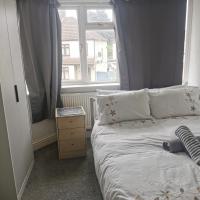 Deluxe Double Room Cosy and Comfortable Thales Home FFDBL7