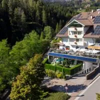 Hotel Erica – hotel w mieście Tesero