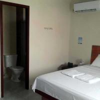 Hostal Costa Azul, hotel poblíž Letiště Eloy Alfaro International - MEC, Manta