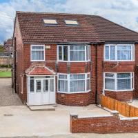 Immaculate 5-Bed House in Leeds