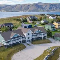 The Tides Inn, hotel v destinaci Norris Point