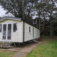 Pines 145 caravan